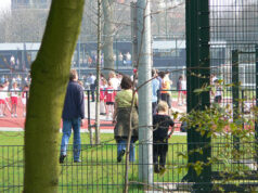 Gemeente verdedigt festivals op sportvelden in Oost: ‘Dubbelgebruik is efficiënt én waardevol’