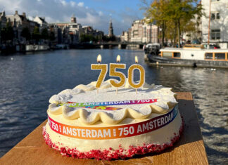 Amsterdam blaast op verjaardag 750 kaarsjes uit