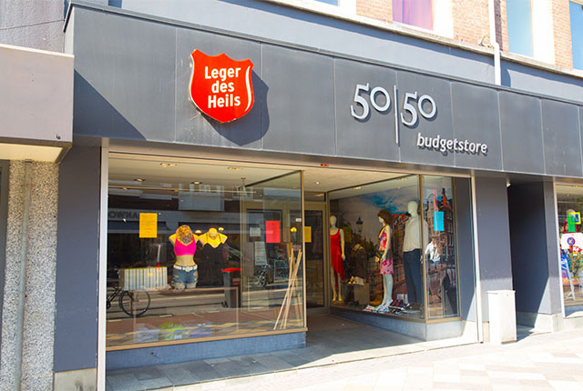 Budget Store Middenweg x