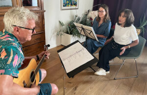 Twee stemmen en een gitaar