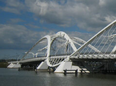 Britse architect Grimshaw, ontwerper ‘BH-brug’, overleden