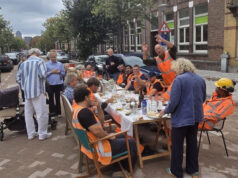 Feestje voor de werklui die groot onderhoud Hogeweg uitvoerden