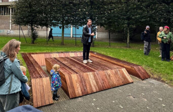 De Verzonken Tafel terug in Mien Ruysplantsoen