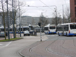 De pleinen van Oost. Het Azartplein