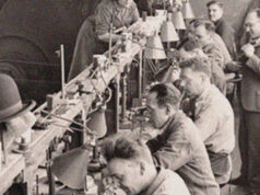 Canon van Amsterdam zichtbaar op straat. De Burcht, de Bond en de strijd