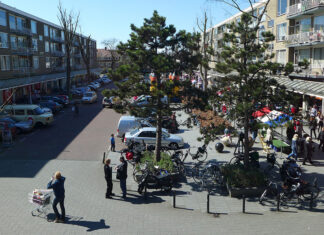 Pleinen van Oost. Christiaan Huygensplein