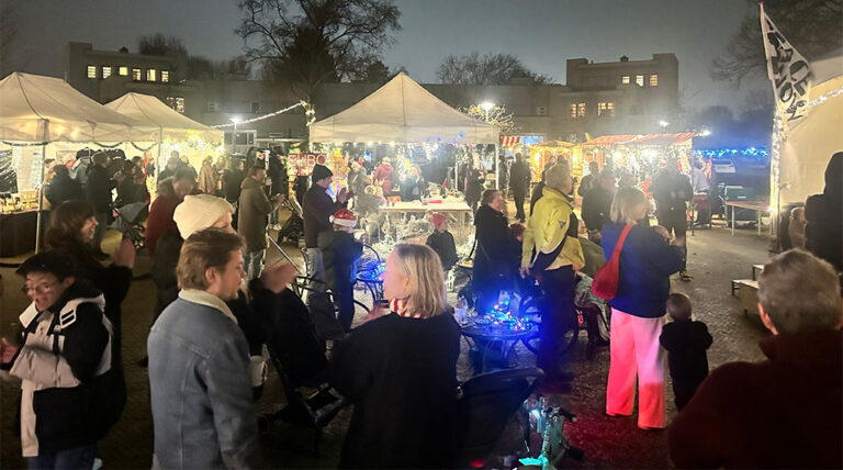 Kerstmarkt Betondorp straalt op de Brink: dorpsgevoel in volle glans