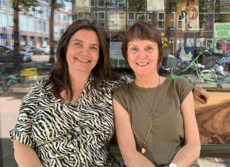 Na overlijden Carel van Pampus. Overname van boekwinkel door Mieke en Marianne is rond