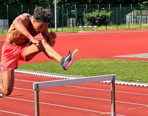 Job Geerds prolongeert nationale indoortitel op 60 meter horden