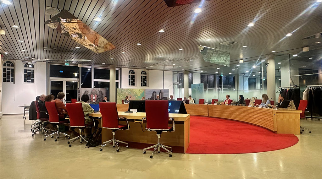 Nieuwe gezichten en nieuwe geluiden in stadsdeelcommissie Oost