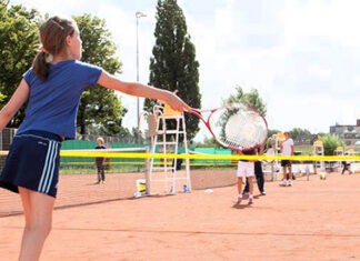 Open tennisclinic voor de jeugd bij De Meer Tennis