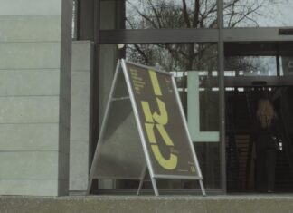 IJ Kunst Collectief pop-upt werk van 43 kunstenaars in Bagagehal Loods6