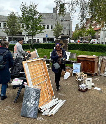 Betondorp ontspult op De Brink: van poppentheater tot eendenverzameling