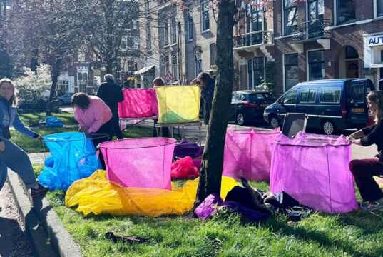 Bredewegfestival komt tot leven met de lampenkappen in de straten