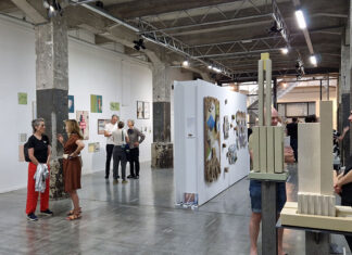 Tien jaar IJ Kunst Collectief exposeert in de Bagagehal