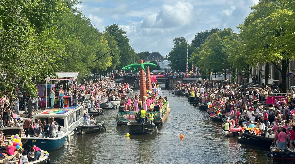 Tentoonstelling ‘Queer Amsterdam, de Roze Stad’ in De Nieuwe Kerk