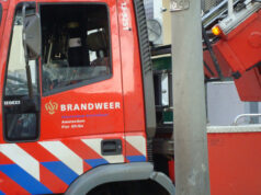 Hevige brand legt loods op sportpark Middenmeer Voorland in de as