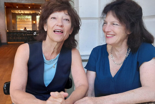 Duo ‘Oprecht Filein’ van Frederiek en Ruth doet mee aan Ouderen Songfestival