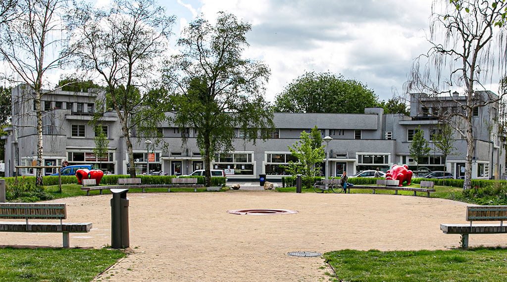 Schoffel of hark in adres, wonen in beton