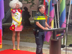 Politiechef Peter Holla opent Shakespeare Club in H’ART Museum