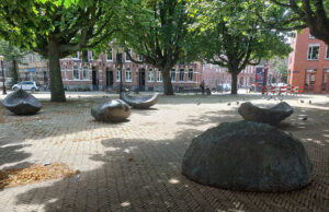 Pleinen van Oost: Kastanjeplein: een mooi plein met een treurig verhaal
