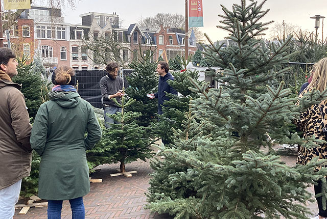 Nu al aandacht voor verkopers van oliebollenverkopers en kerstbomen