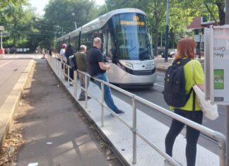 Met ‘de zilveren tram’ naar Uithoorn