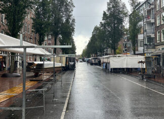 Noodkreet van kramers over Dappermarkt