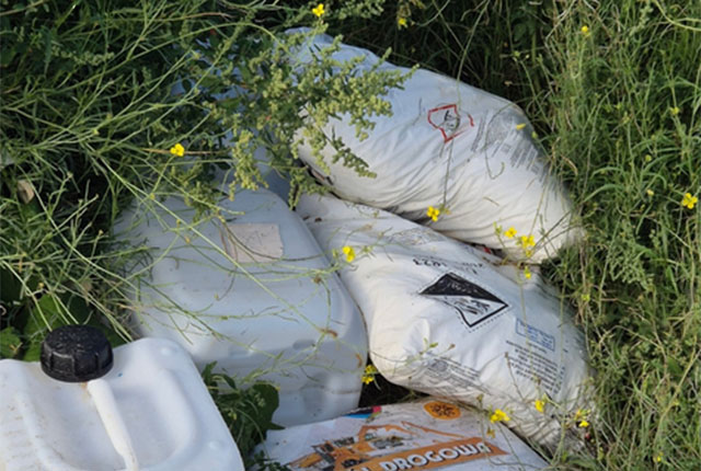 Tientallen mogelijk met drugsafval gevulde jerrycans gedumpt bij eindpunt tram 26