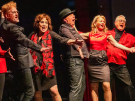Liedjes om nooit te vergeten klinken in het Plein Theater