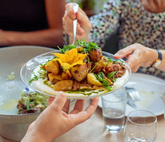 Samen aan tafel bij De Oogstkeukens