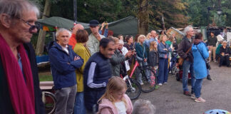 Weespertrekvaart Mannenkoor en Vrienden van het Flevopark vierden feest