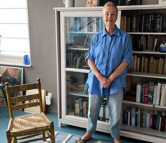 De boekenkast van Teuntje Klinkenberg