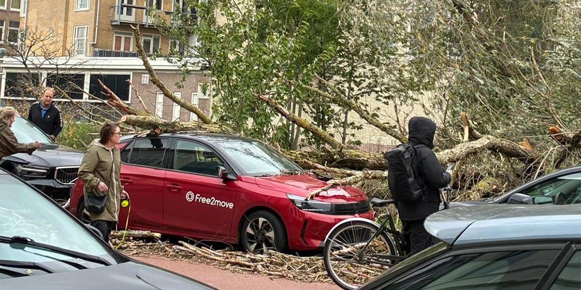 Bom op auto door harde wind xl